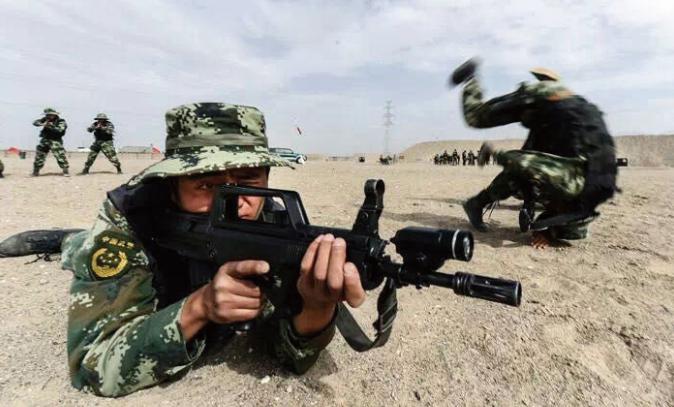 實戰(zhàn)戰(zhàn)術(shù)照明手電